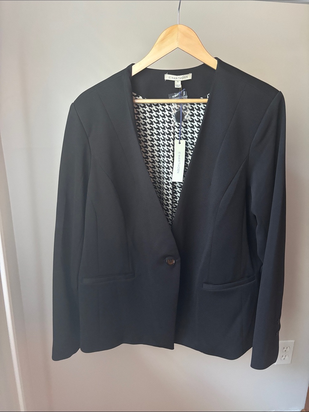 41 Hawthorn Black Tailored One-Button Blazer with Houndstooth Lining